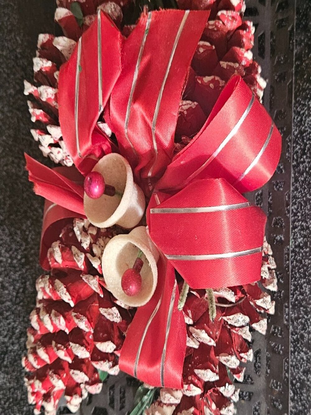 Vintage Novelty Wreath Co. 2 Candle Wrought Iron Christmas Centerpiece W/Box